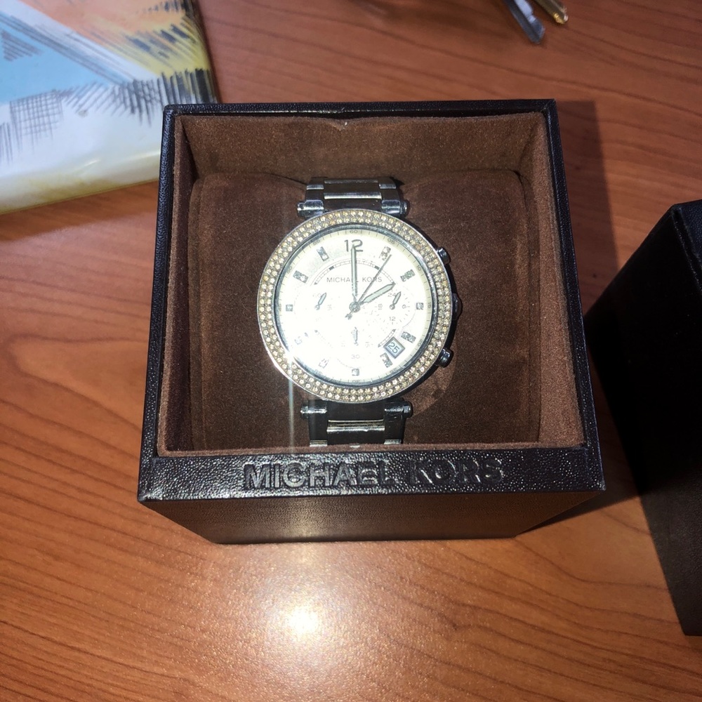 MK watch